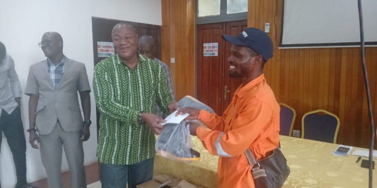 Kumasi Mayor praises buzstopboyz for selfless service
