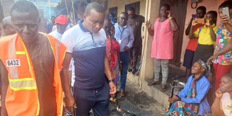 NPP donates GH¢100k to Kwadaso market fire victims