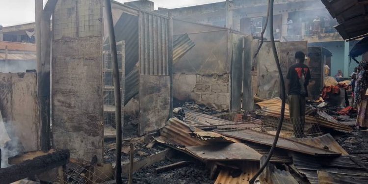 Kumasi: Destructive fire razes 40 shops at Kwadaso main market