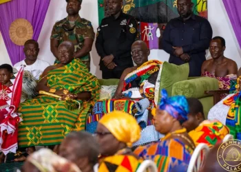 Asantehene donates ¢500,000 to launch Oguaa Education Trust Fund