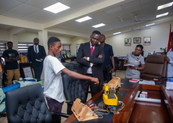 Education minister praises young Ghanaian innovators for groundbreaking inventions