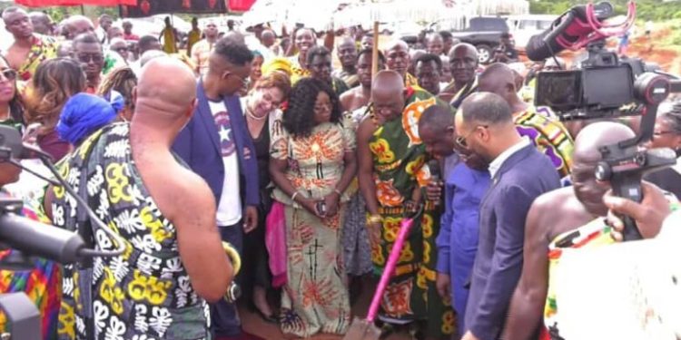 Asantehene cuts sod for construction of an oncology center at Kwaso