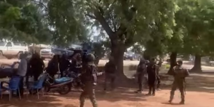 Immigration Officers clash with Police over alleged Cocoa smuggling at missiga border