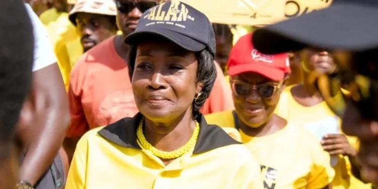 “Vote for My husband; He will be a great President” – Alan’s wife appeals to Ghanaians