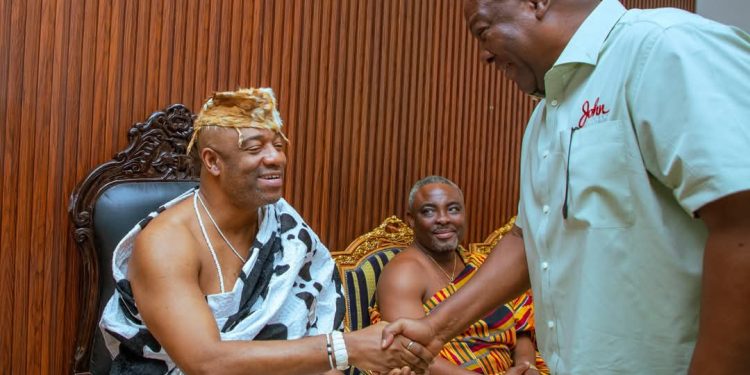 John Mahama visits Ga Mantse’s Palace, Promises enhanced role for traditional leaders