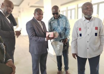 Vice President Bawumia donates GHC 200,000 to Komfo Anokye Teaching Hospital project