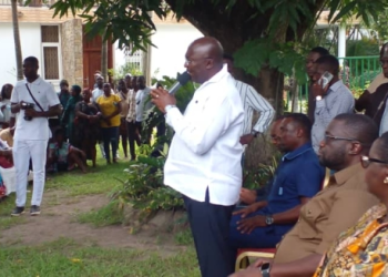 NPP faithful throng Bawumia residence to encourage him and pledge support