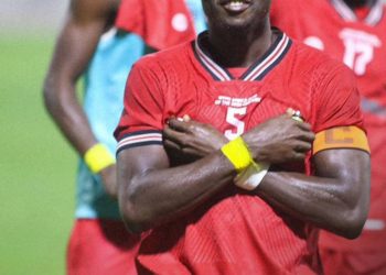 Asante Kotoko beat 10-man Gold Stars to climb to second spot