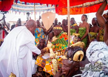 President Mahama pledges to improve healthcare and other infrastructure development in Ashanti