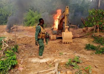 E/R: Minister storms Ayensuano as burning of 4 excavators sparks tension