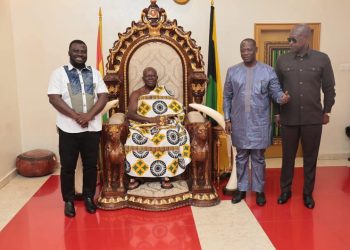 Ashanti regional Minister, Lands Minister discuss land management and environmental protection with Otumfuo