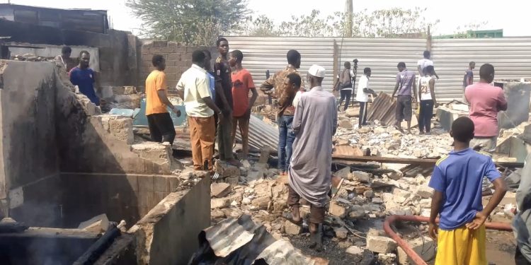 Kumasi: Fire destroys 13-bedroom house at Oforikrom Gaoline