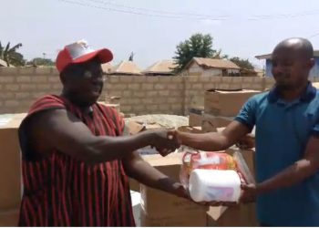 Hope Global Ghana Mission, a U.S.-based Ghanaian charitable organization donating medical supplies worth GH¢200,000 to two health facilities in the Wenchi Municipality of the Bono Region.