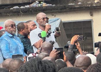 Kennedy Agyapong donates 100,000 Cedis and 200 streetlights to support Adum Railways market reconstruction