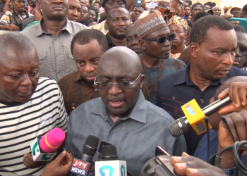 Bawumia donates GH¢200K, 1,000 bags of Cement to Adum fire victims