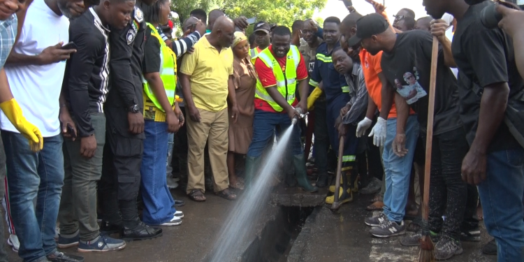 A/R: Dr. Amoakohen leads Independence Day sanitation exercise 