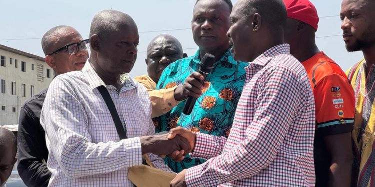 Former Education Minister donates GH¢100,000 and 200 bag of cement to Adum Railway Fire Victims