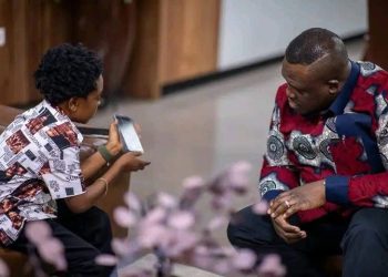 Kumasi’s tech talent shines: Minister explores partnership with local device repair expert