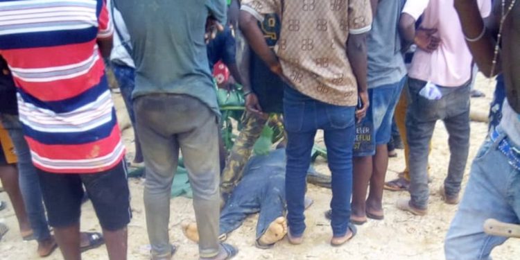 A/R : 5 illegal miners feared dead in mining pit collapse at Mpasatia