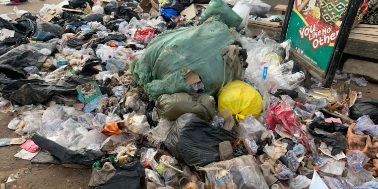 Dirt crisis in Kumasi; must Otumfuo declare ‘Heal Garden City’? – Kwadwo Owusu Writes