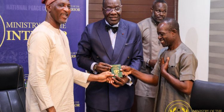 Ghana grants indefinite residence permits to 500 Ivorian refugees