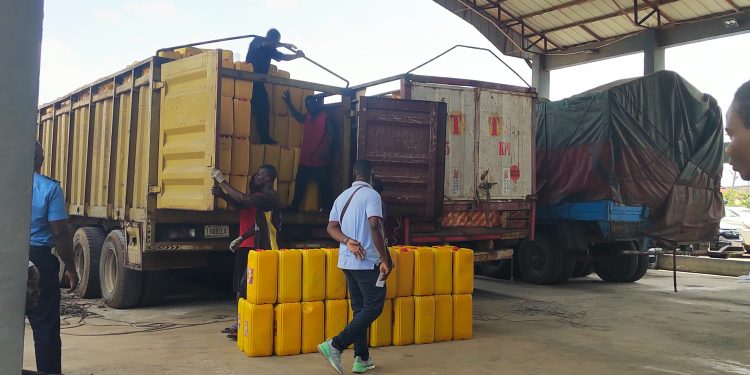 National security intercepts suspected smuggled cooking oil trucks over Tax evasion