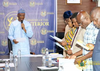 Interior Minister swears in ministry’s new entity tender committee