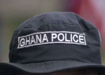 Police foil highway robbery; one suspect killed, four on the run