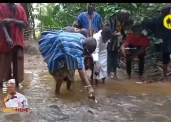 Etweresohene projects mystical river that talks to humans