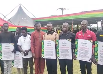 Mahama rewards Sikaman-Brofoyedu residents for recovering bodies in Helicopter crash