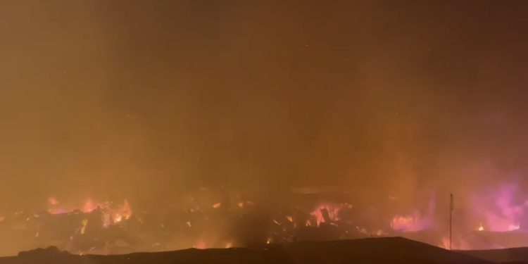 Suame Post Office Market in Kumasi on fire