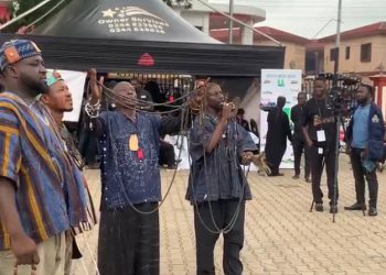 Sumankwahene’s delegates perform rituals to prevent rain at Asantehemaa’s funeral