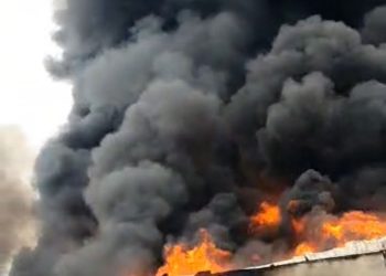 Fire engulfs Chinese shopping Mall at Santasi in Kumasi