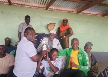 UDS presents World Trophy to Paramount Chief Of Sagnarigu Traditional Area, Naa Ambassador Yakubu Abdulai