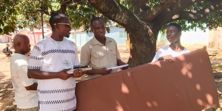 Education Rescue Mission: Assemblyman donates to needy SHS students