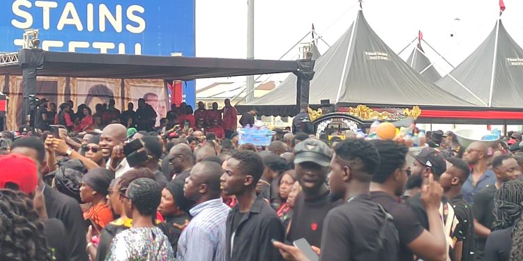 Disorganization marks final funeral rites of Daddy Lumba in Kumasi