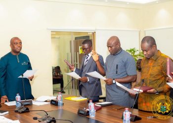 SIC Financial Services MD Petitions Finance Minister to Dissolve “Compromised” Board