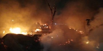 Fire destroys over 100 vehicles, mechanic shops at Sofoline