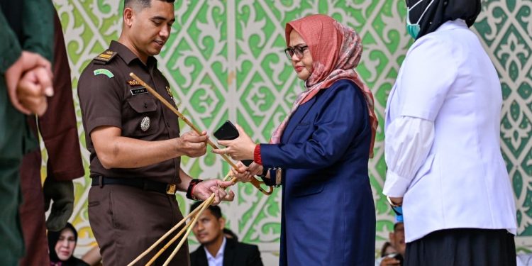 Indonesia: Couple receives 140 cane lashes for sex outside marriage, alcohol