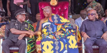 Get me a uniform; I will be a policeman when I return – Otumfuo Osei Tutu II tells IGP Yohunu