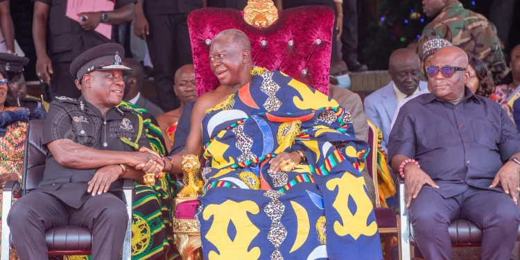 Get me a uniform; I will be a policeman when I return – Otumfuo Osei Tutu II tells IGP Yohunu