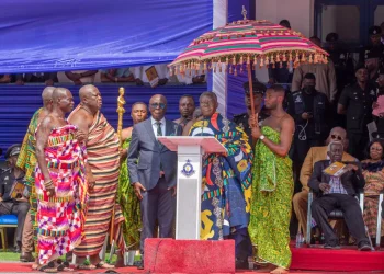 Get me a uniform; I will be a policeman when I return – Otumfuo Osei Tutu II tells IGP Yohunu