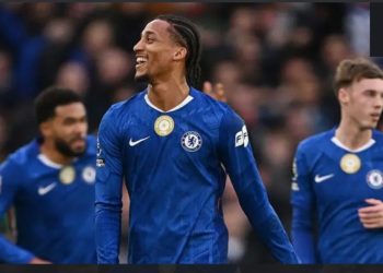 Pedro, Palmer deliver as Chelsea edge Brentford 2-