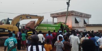 Four dead as truck crashes into salon in Kumawu