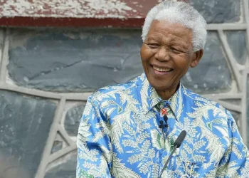 Mandela’s prison key, sunglasses and shirt can be sold after daughter wins court battle
