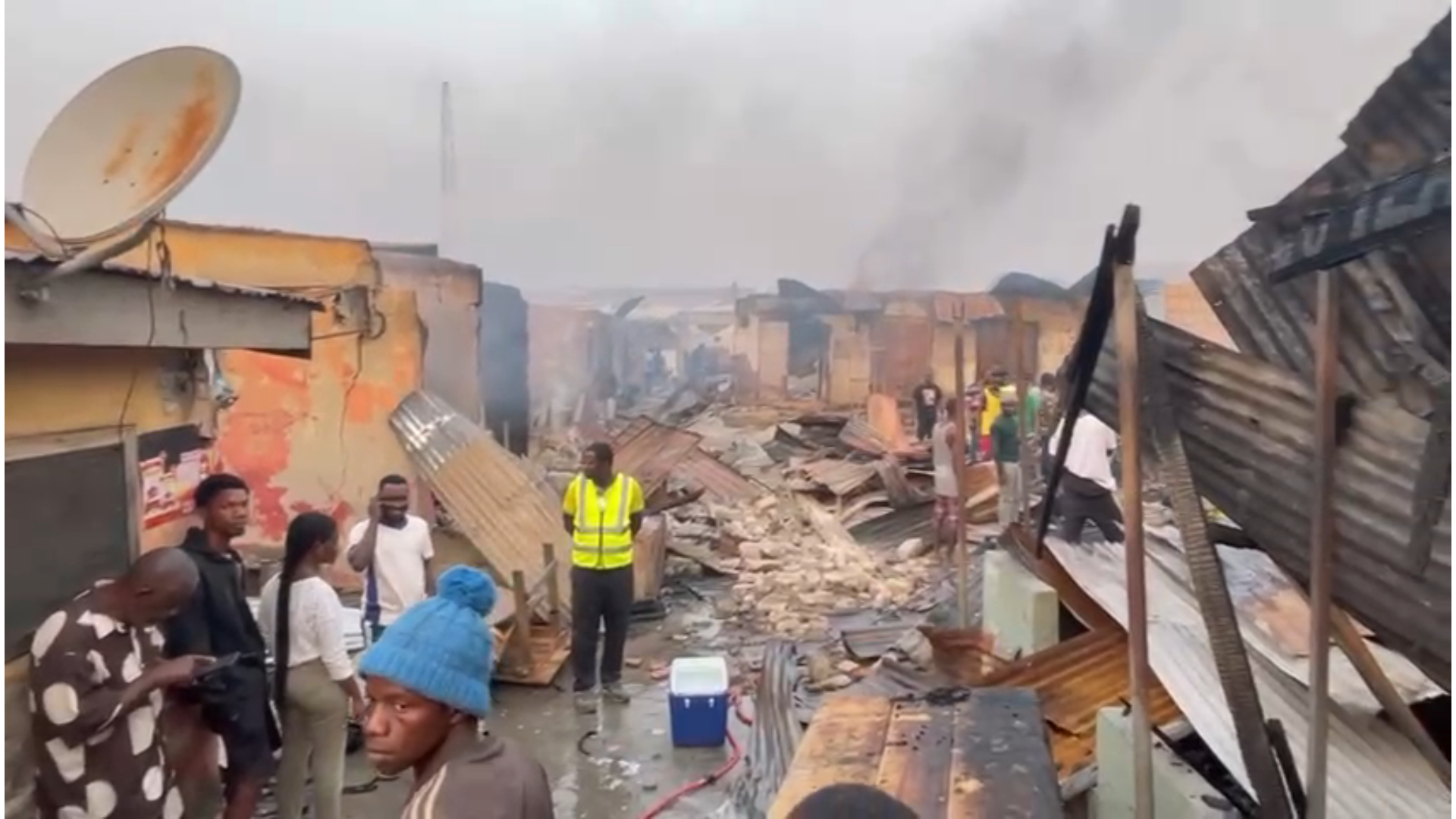Fire ravages Anwona Market in Kumasi, over 300 shops burnt in less than 24 hours after Sofoline blaze