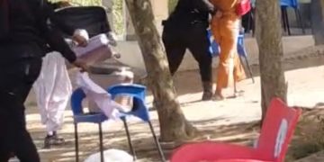 Police arrest female drug dealer at checkpoint with large quantity of narcotics