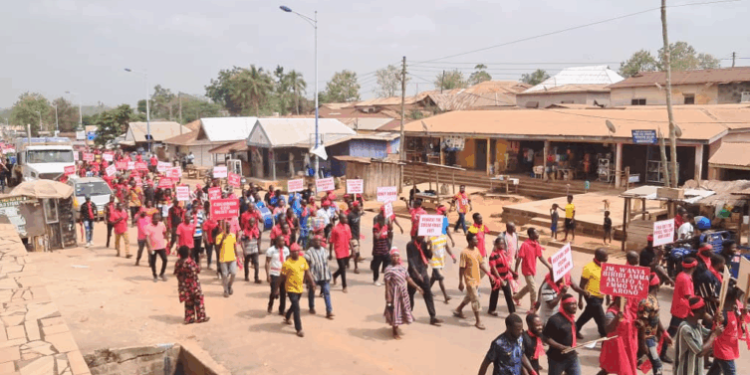 Ghana cocoa farmers protest over producer price cut