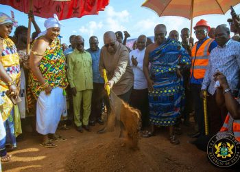 President Mahama cuts sod for Dormaa-Ahenkro’s first 24-hour economy market