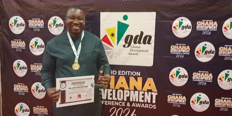 Kofi Adu Domfeh nonoured with Excellence in Climate Journalism and Advocacy Award
